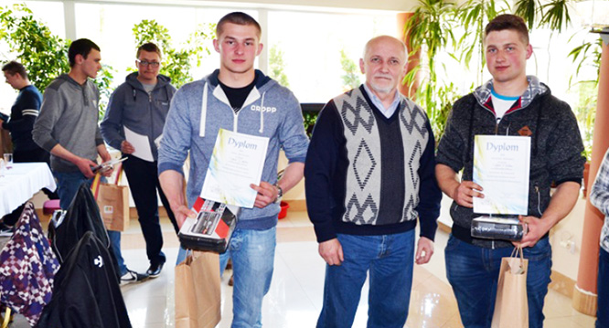 Uczestnicy wieruszowskiego Hufca Pracy na wojewódzkim konkursie „Sprawny w zawodzie – mechanik”