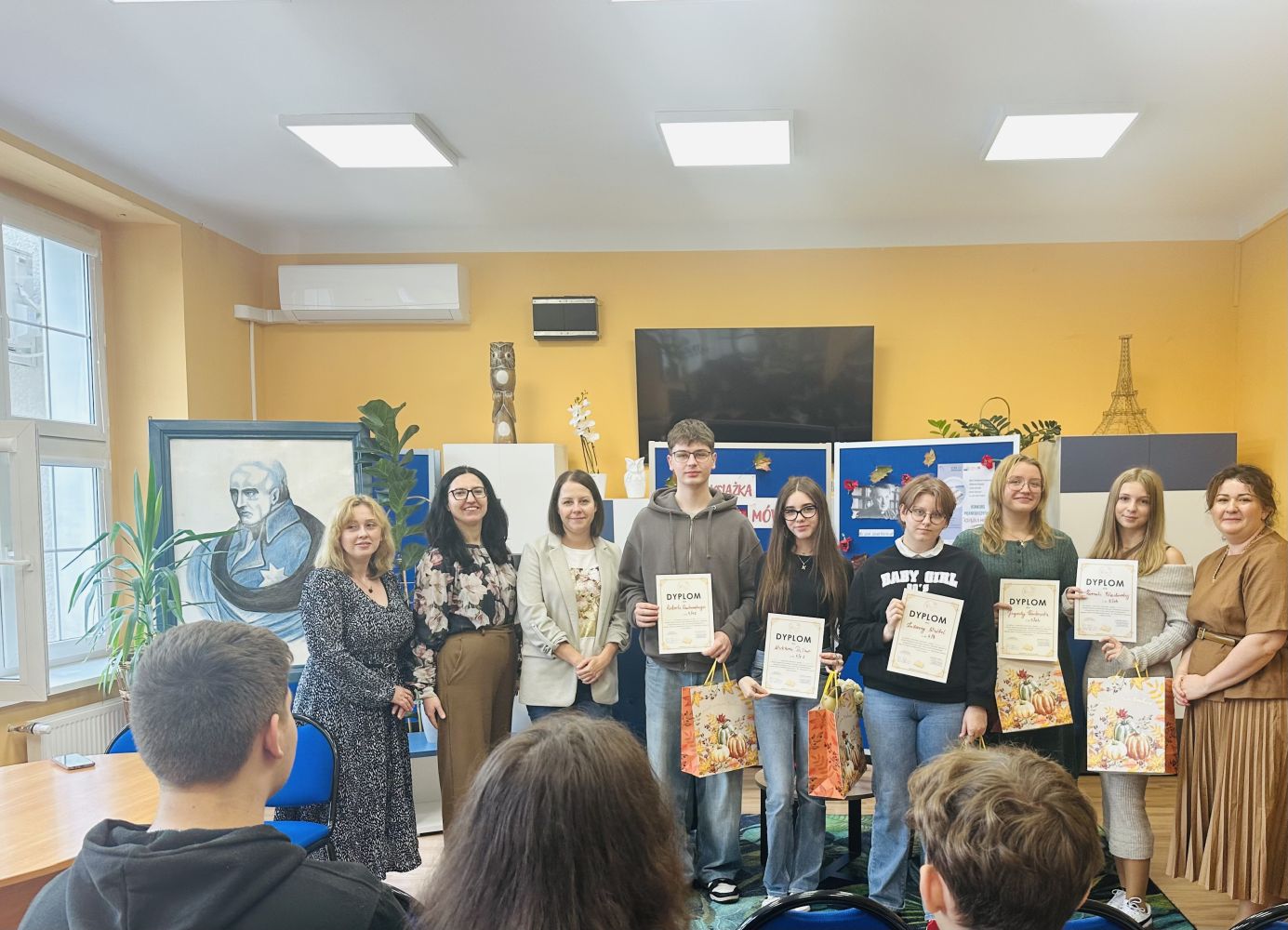 Konkurs pięknego czytania „KSIĄŻKA MÓWI” w „Staszicu”