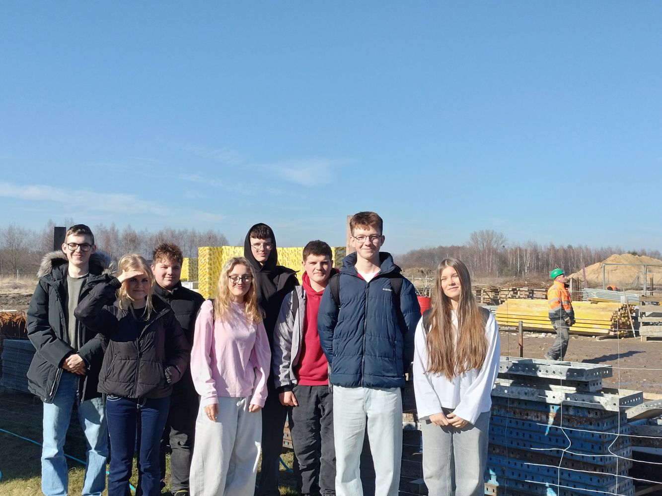 Nowicjusze z&nbsp;budowlanki na&nbsp;budowie drugiego budynku wielorodzinnego przy ul.&nbsp;Solidarności